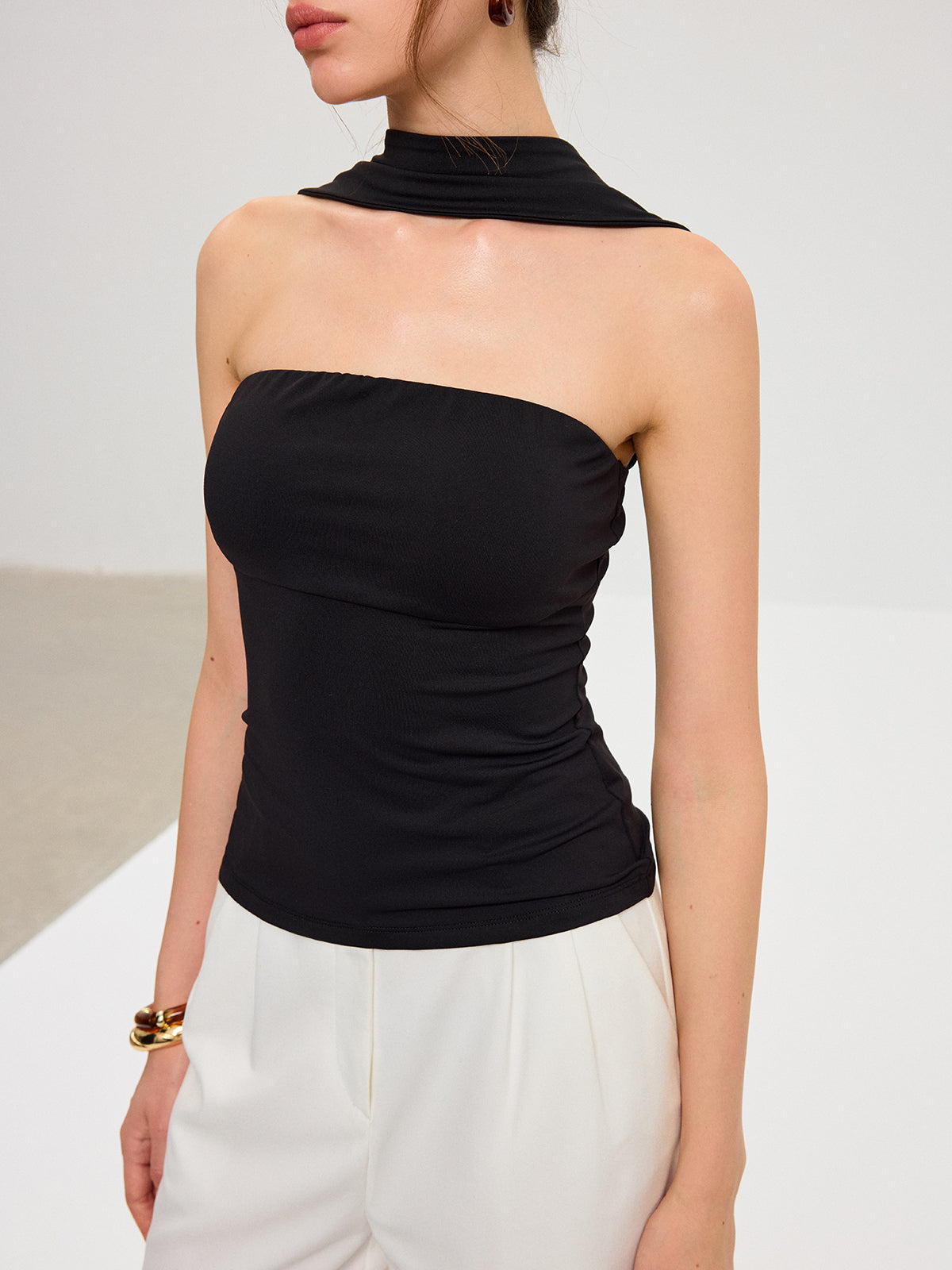Bra-Free Halter Neck Backless Top
