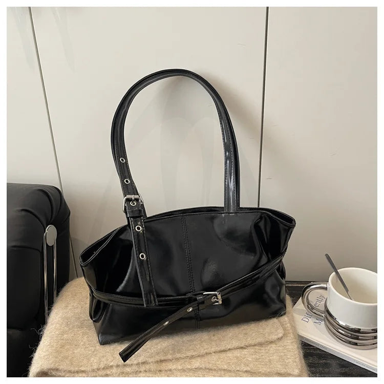 Fashionable Medium Size Versatile Tote Handbag for Daily Use Ethnic Style Synthetic Leather and Canvas Bag