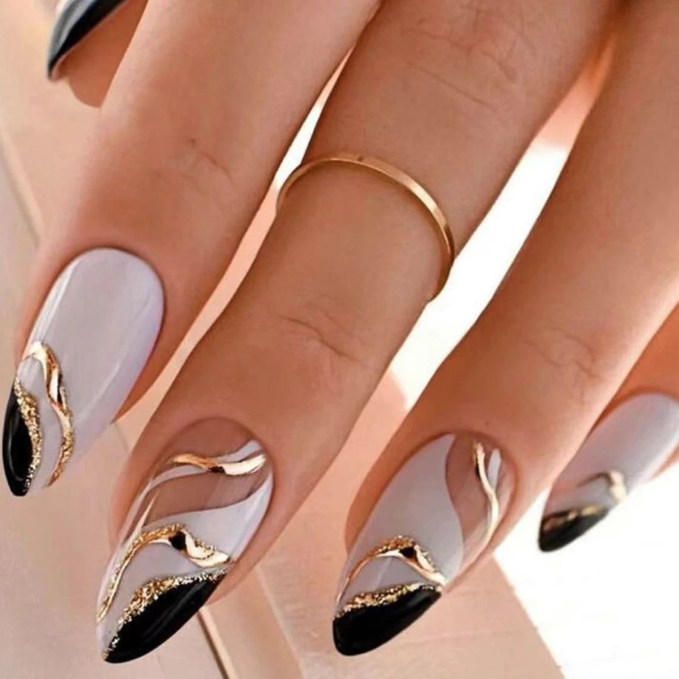 24PCS/ medium almond nail, red love pattern decoration, gold line outline, exquisite elegance, simple and generous, suitable for