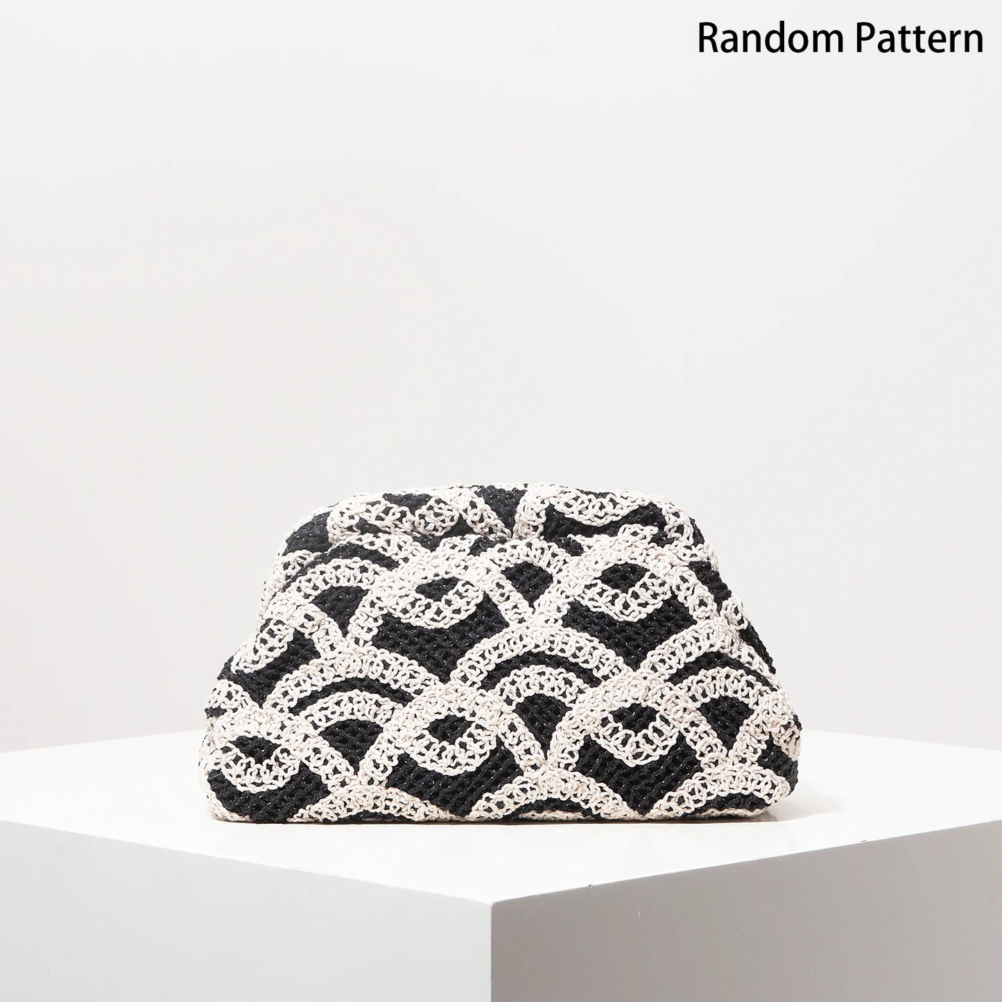 Pattern hollow woven bag, simple clutch bag, Bohemian clip bag, holiday casual straw purse, beach bag (random pattern)