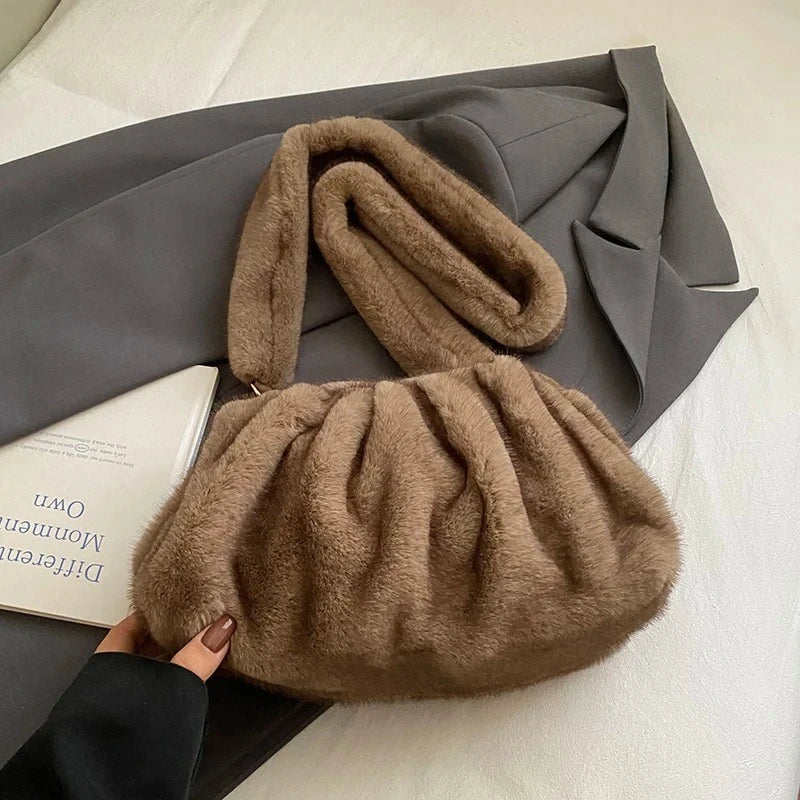 Fashionable Wrinkled Cloud Bag Soft Faux Fur Small Shoulder Bags for Women 2025 Winter Trend Korean Plush Handbags Crossbody Bag