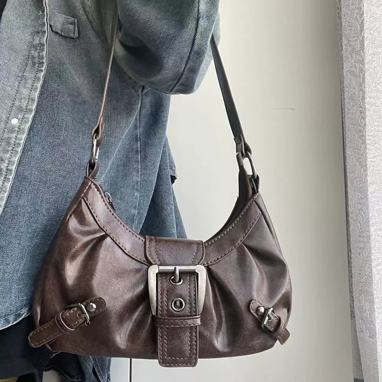 Shoulder Bags Y2K Retro Style Shoulder Bag, Maillard Pleated Rivet Armpit Bag, Fashionable Ladies Cool Leather Shoulder Bag