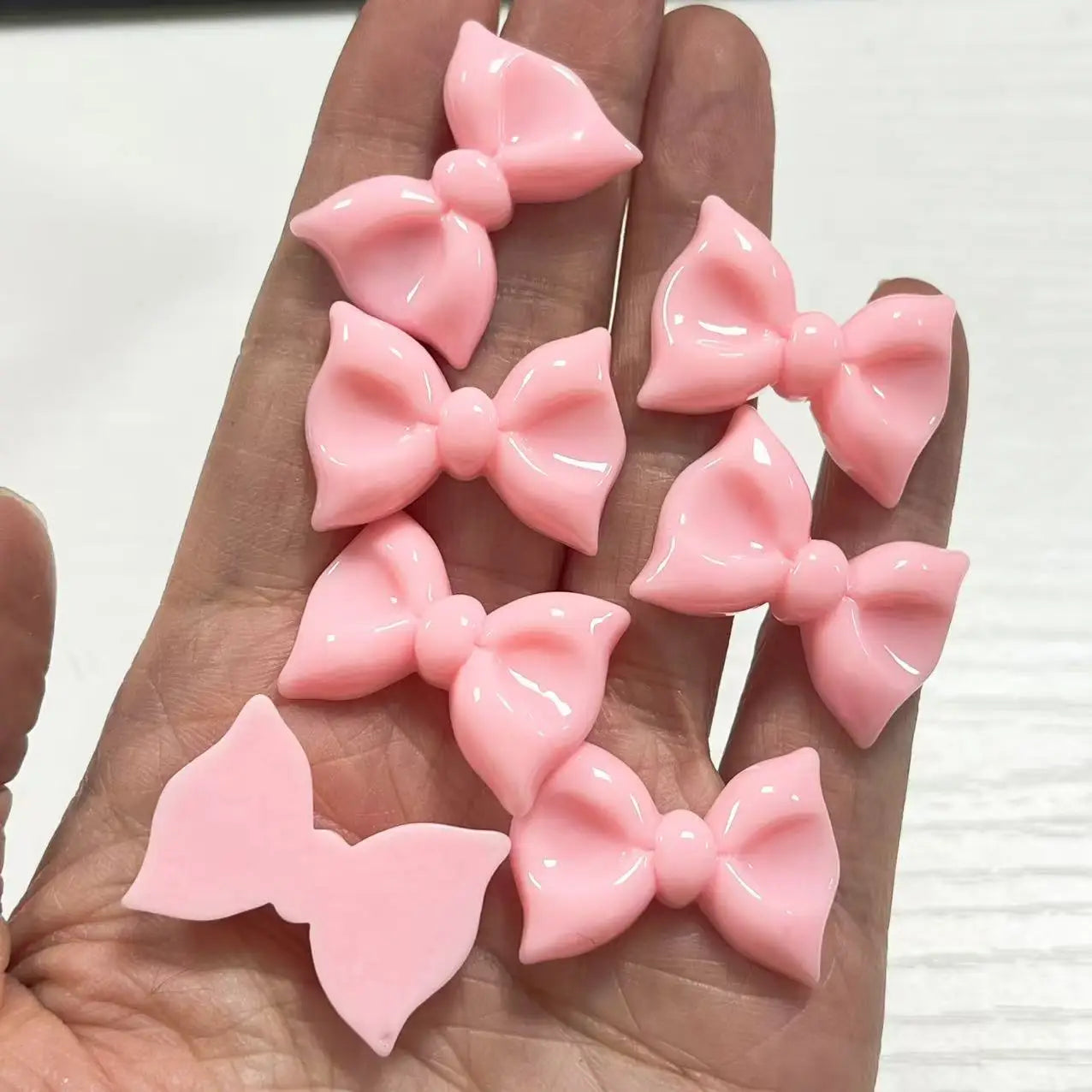 10Pcs Kawaii Hot Sweet Red Pink Large Glossy Lip Soild Color Lipstick Star Love Heart Resin Art Charms Decor Diy Junk Phone Case