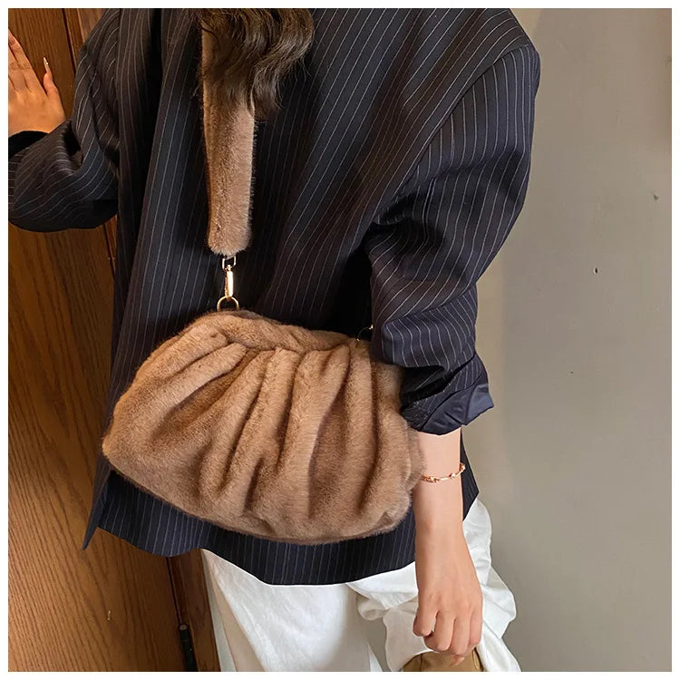 Cute and Versatile Winter Crossbody Bags Mink Fur Wrinkle Relaxed Texture Cloud Shell Bag Women Fashion Tote Shoulder Bag