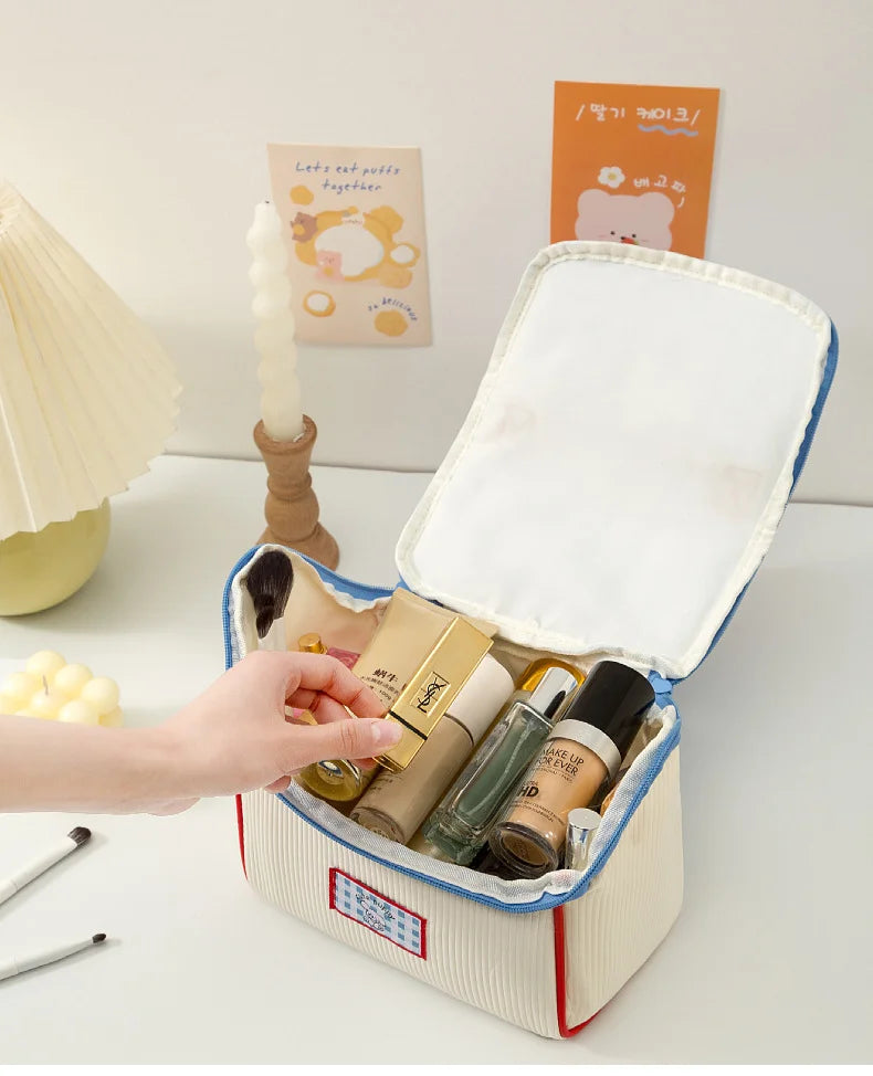 HOMEFISH Cute Cartoon Pattern Portable Travel Cosmetic Bag with Niche Design for Organization And Storage