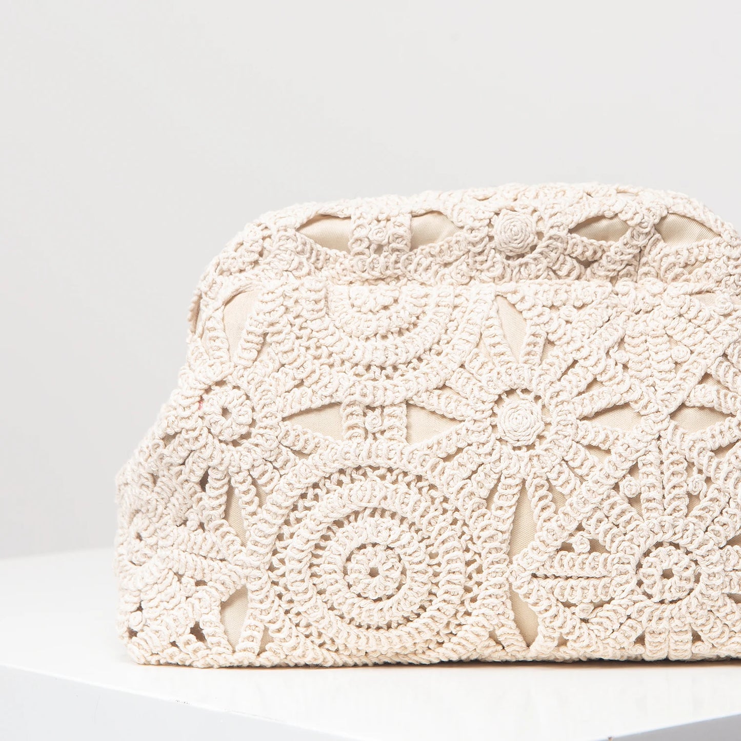 Pattern hollow woven bag, simple clutch bag, Bohemian clip bag, holiday casual straw purse, beach bag (random pattern)