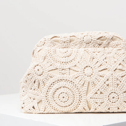 Pattern hollow woven bag, simple clutch bag, Bohemian clip bag, holiday casual straw purse, beach bag (random pattern)