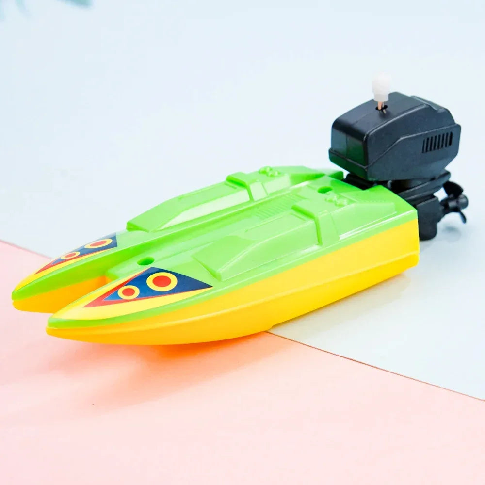 1pc Speed Boat Clockwork Toys Ship Wind Up Float In Water Kid Toys Classic Bathtub Shower Bath Toy for Children‘s Gift Boy Toys