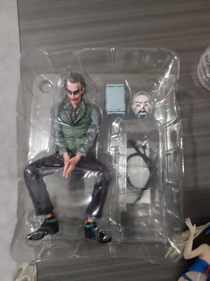 16cm Joker Heath Ledger Action Figure Sitting Green Suit Handheld Joker Mask Doll Desktop Decoration Model Toy Christmas Gift