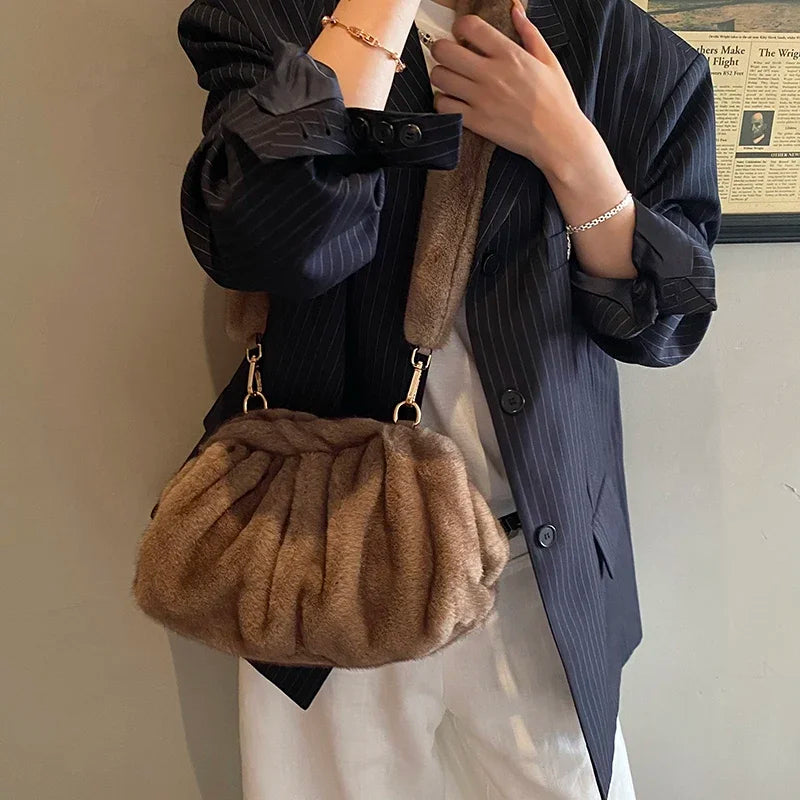 Fashionable Wrinkled Cloud Bag Soft Faux Fur Small Shoulder Bags for Women 2025 Winter Trend Korean Plush Handbags Crossbody Bag
