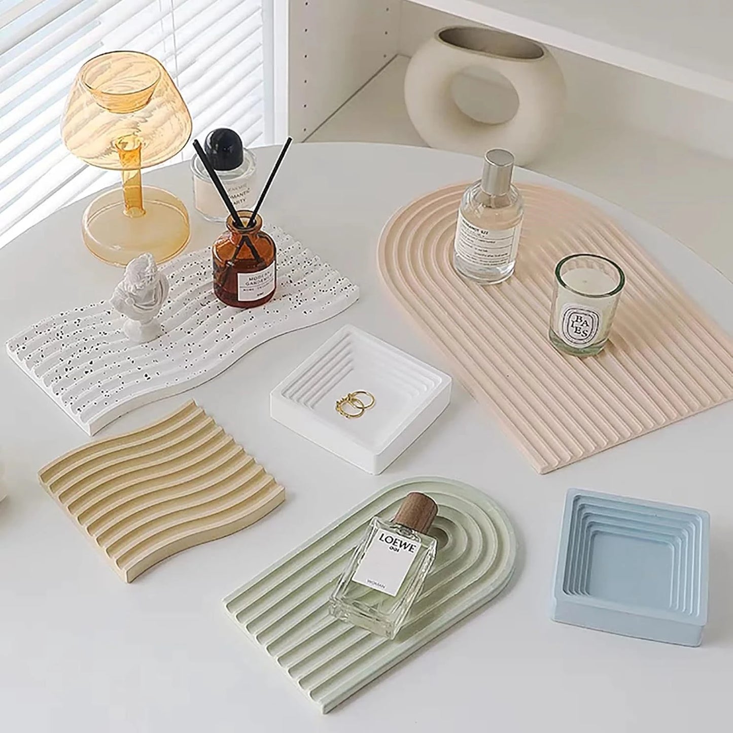 Geometric Tray Resin Mold Epoxy Resin Wave Shaped Silicone Molds for Cup Mat Holder DIY Home Decor Gypsum Ornaments Making Mould