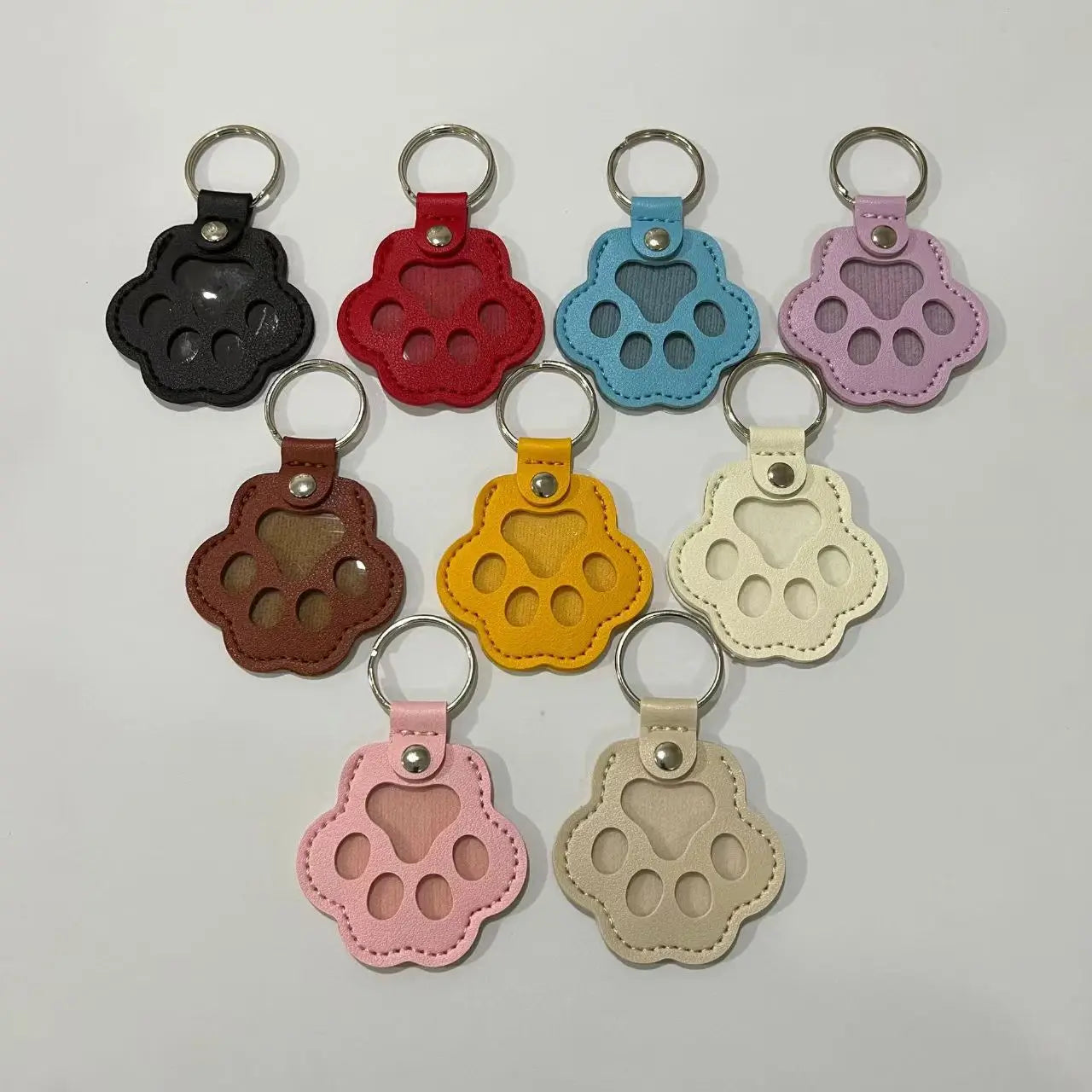 Dog Hair Collector Keychain Leather Pet Memorial Keepsake for Dogs and Cats, Fur Storage Pendant Charm Gift Keychain