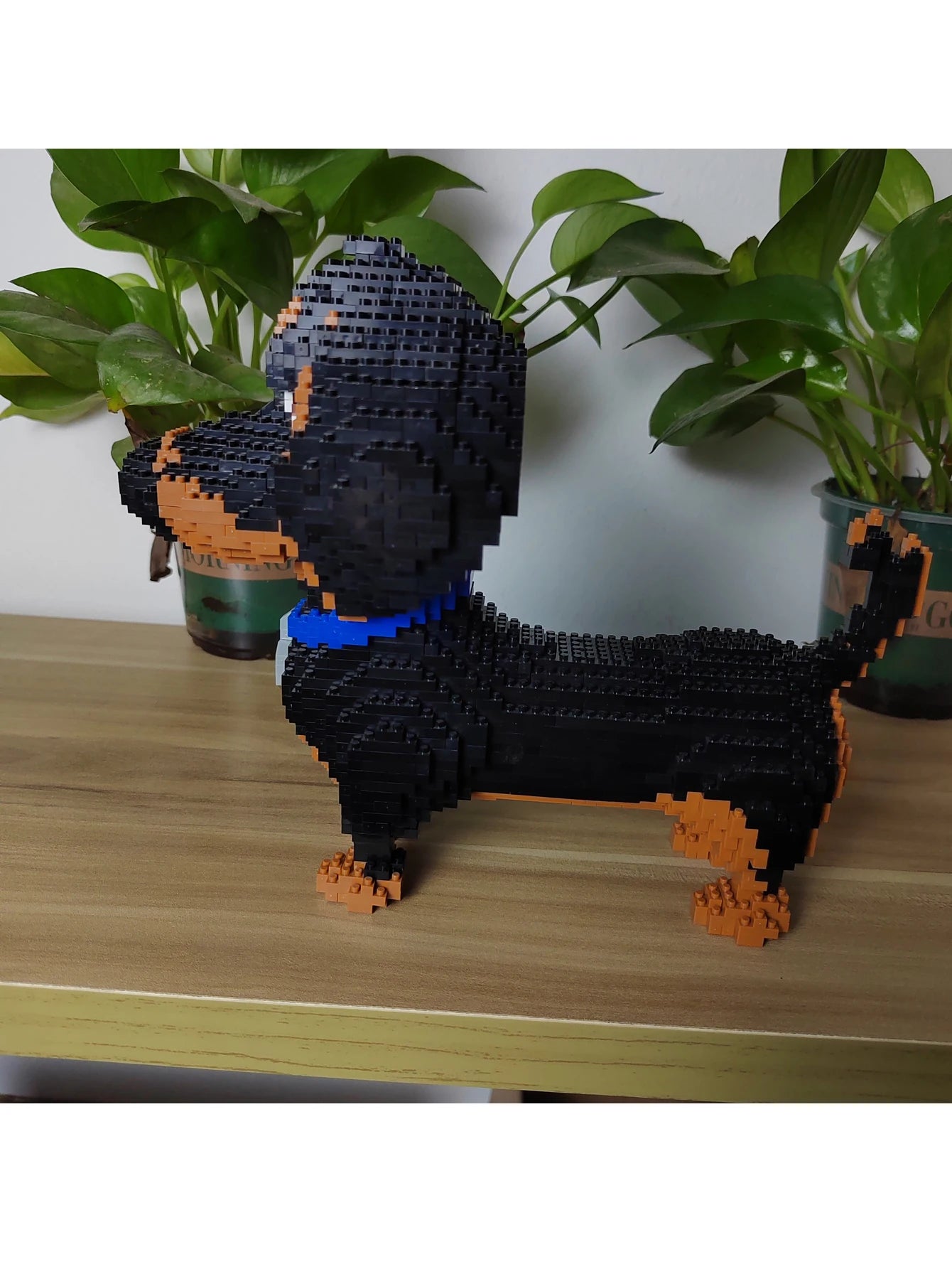KNEW BUILT Dachshund Dog Model Micro Mini Building Blocks Set Educational Recreation Toys Pet Lover Gift Decoration Bricks