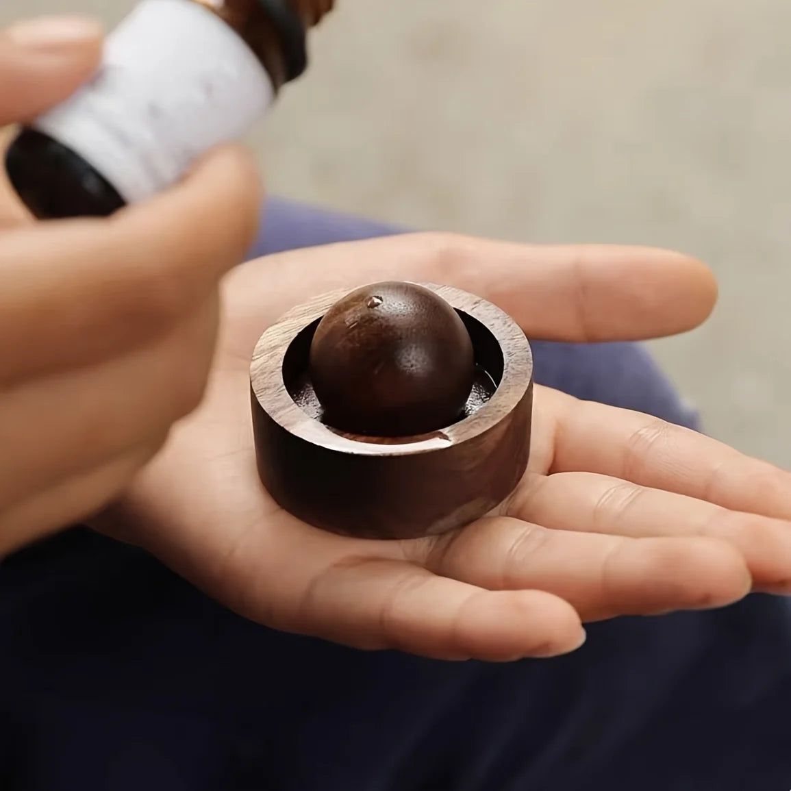 Wood Car Essential Oil Diffuser Wooden Aromatherapy Round Essential Oils Diffuser Set for Home Office Bedroom Car