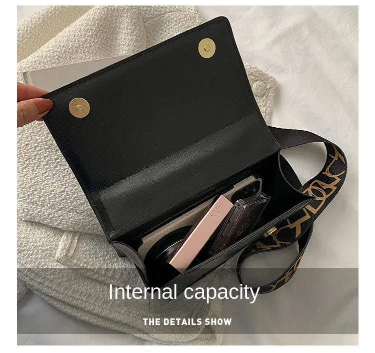 2024 New WOMEN'S Bags Korean Version of the Lingge Chain Shoulder Bag Solid Color Messenger Small Square Bag