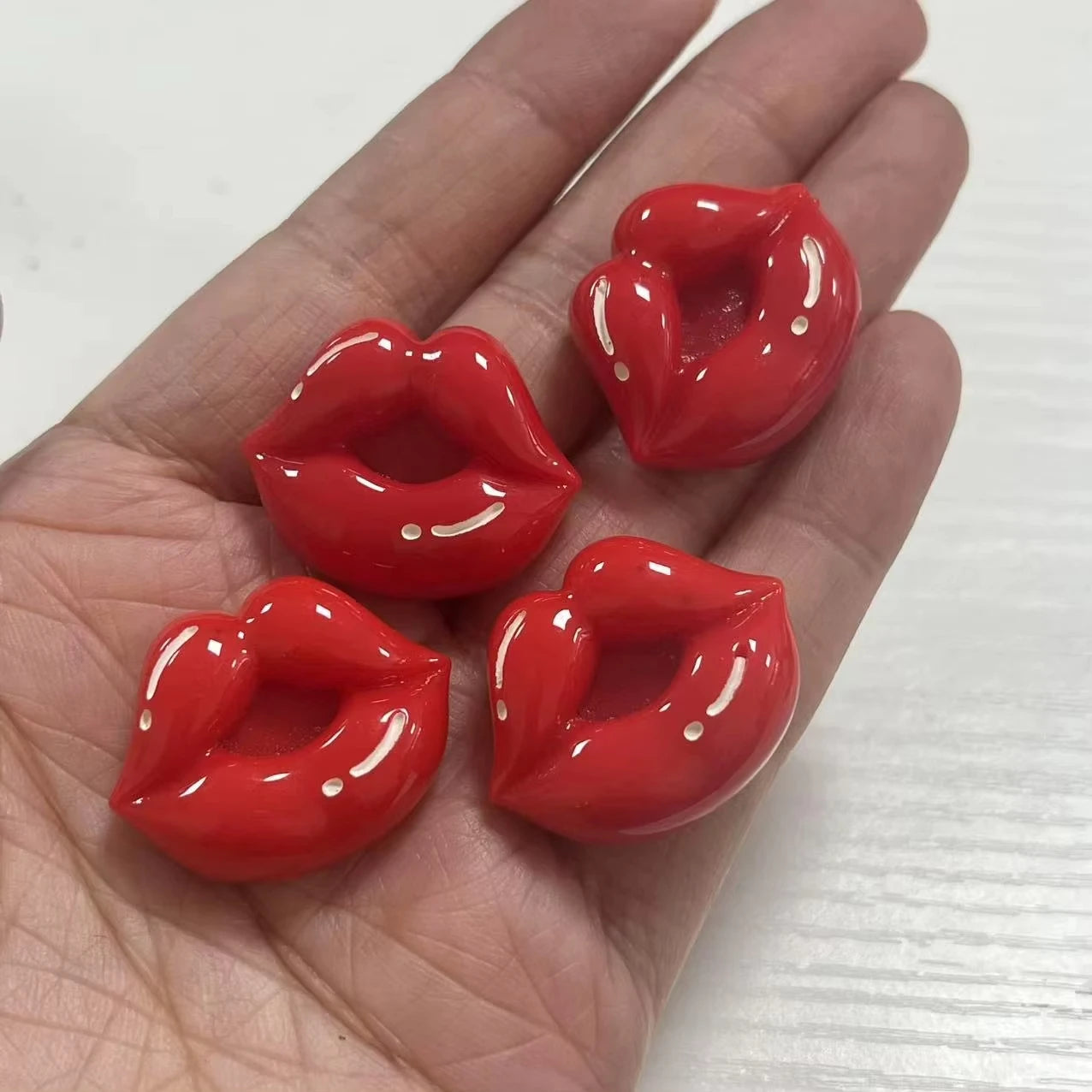 10Pcs Kawaii Hot Sweet Red Pink Large Glossy Lip Soild Color Lipstick Star Love Heart Resin Art Charms Decor Diy Junk Phone Case