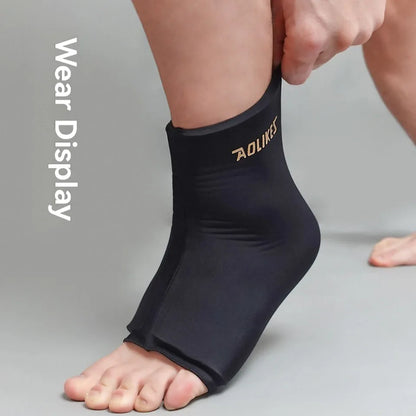 AOLIKES 1PCS Hot and Cold Relief Gel Ankle Sleeve,Soft-Touch Stretch Fabric,Contoured Hydrogel Design for Comfort and Relaxation