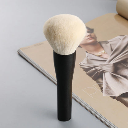 Single large powder brush quality makeup brush professional makeup tools