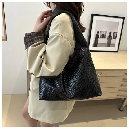 Minimalist Hobo Tote Bag for Women - Retro Elegant Large Capacity Shoulder Bag for Work, Travel & Daily Use