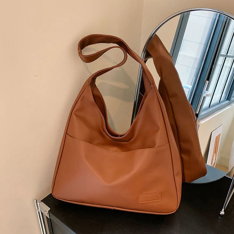 Simple large capacity casual retro shoulder bag, casual commuting fashionable handbag