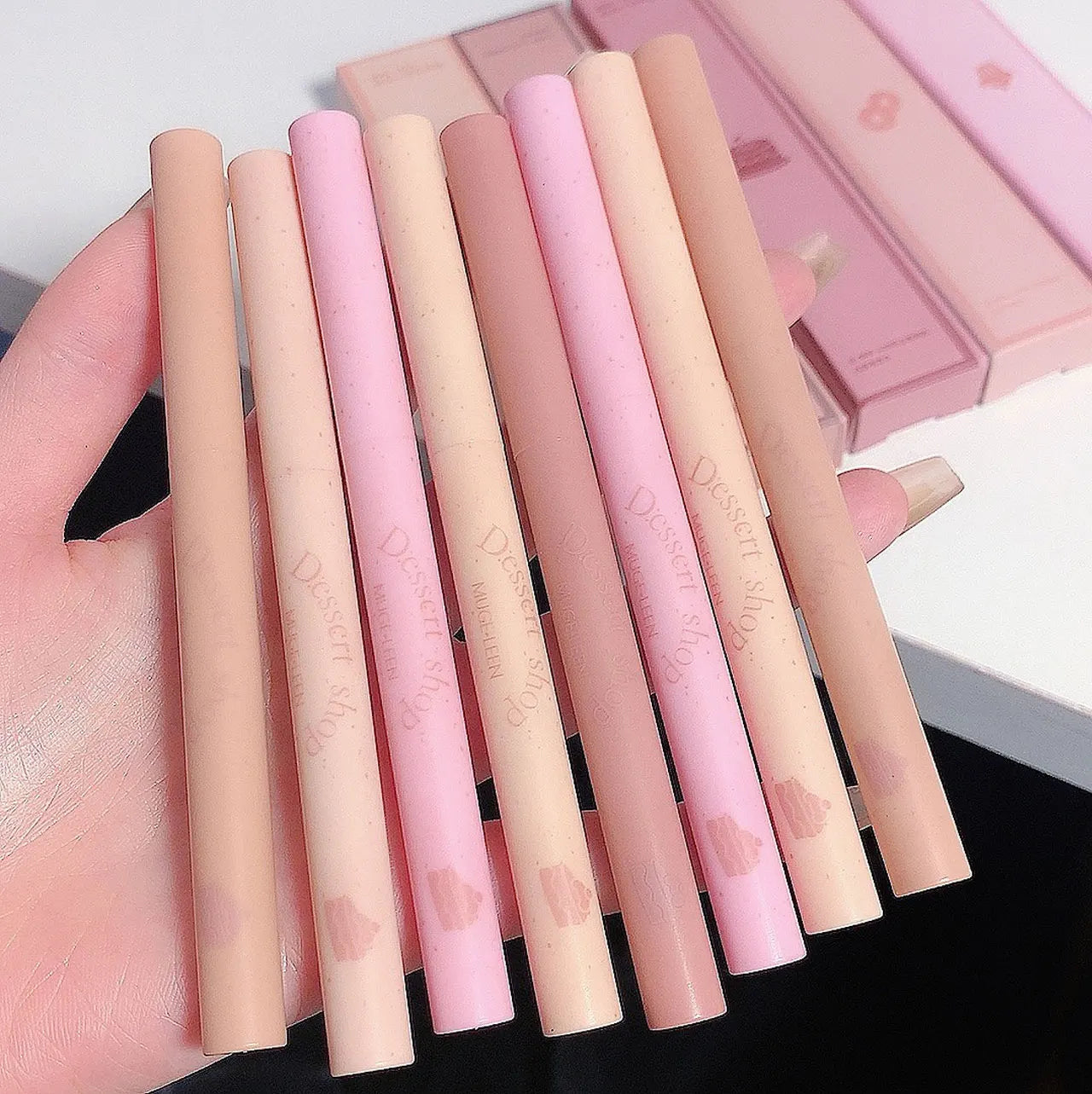 MUGE LEEN Dessert Lip Liner automatically swivel waterproof, long-laswet n wild Perfect Pout Gel Lip Liner | Comes Naturally