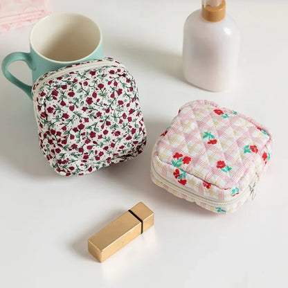 Heart Print Sanitary Napkins Storage Bag Feminine Period Pouch Portable Tampon Organizer Bag Mini Makeup Lipstick Storage Pouch