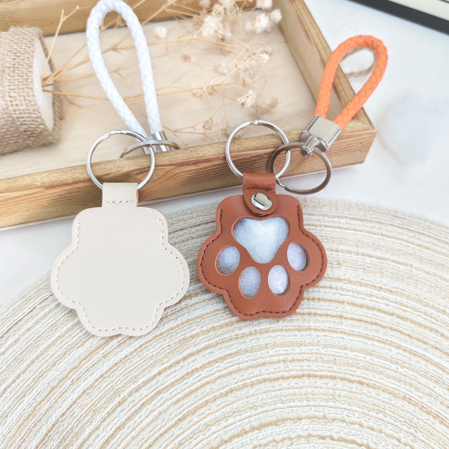 PU Leather Pet Hair Storage Bag Multi-Functional Portable Keychain Pet Memorial Keychain Keepsake Hair Storage for Pet Lovers