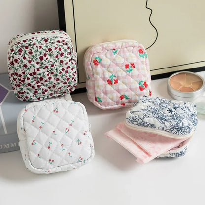 Heart Print Sanitary Napkins Storage Bag Feminine Period Pouch Portable Tampon Organizer Bag Mini Makeup Lipstick Storage Pouch