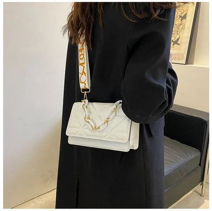 2024 New WOMEN'S Bags Korean Version of the Lingge Chain Shoulder Bag Solid Color Messenger Small Square Bag