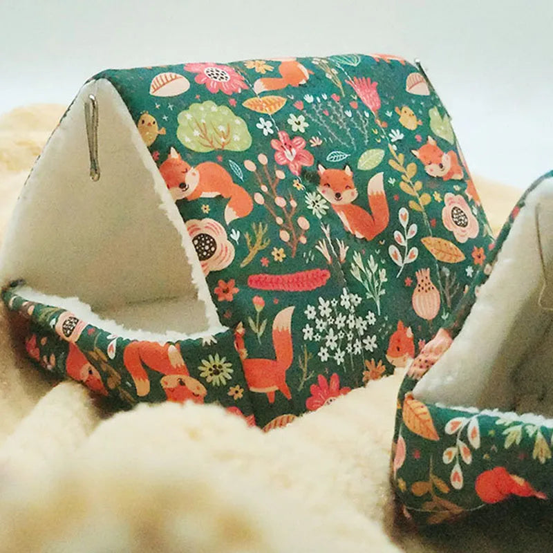 Autumn Winter Warm Print Sleeping Bed House Triangular Nest for Pet Bird Parrot Rabbit Squirrel Guinea Pig Hamster Hanging Cage