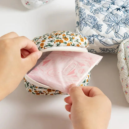 Heart Print Sanitary Napkins Storage Bag Feminine Period Pouch Portable Tampon Organizer Bag Mini Makeup Lipstick Storage Pouch