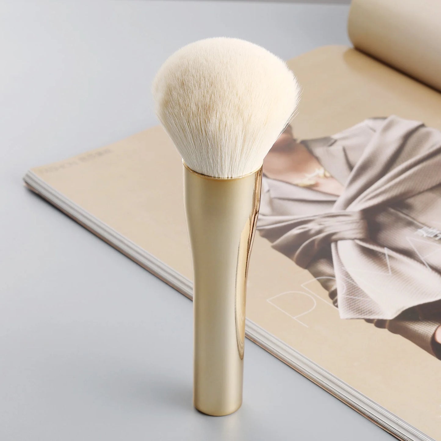 Single large powder brush quality makeup brush professional makeup tools