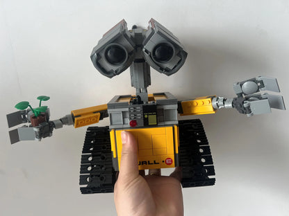Disney 687PCS Creative Wall E Robot MOC Building Block 21303 DIY model Home decoration gift toys for children and adults