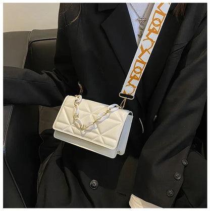 2024 New WOMEN'S Bags Korean Version of the Lingge Chain Shoulder Bag Solid Color Messenger Small Square Bag