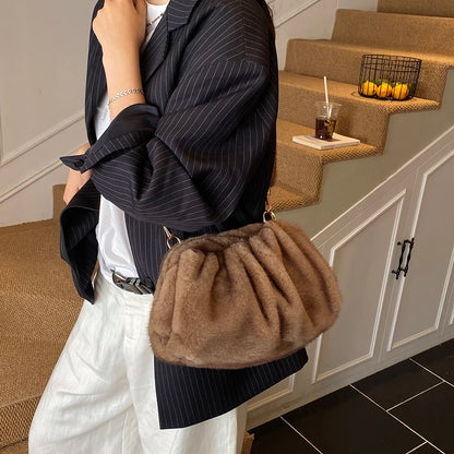 Fashionable Wrinkled Cloud Bag Soft Faux Fur Small Shoulder Bags for Women 2025 Winter Trend Korean Plush Handbags Crossbody Bag