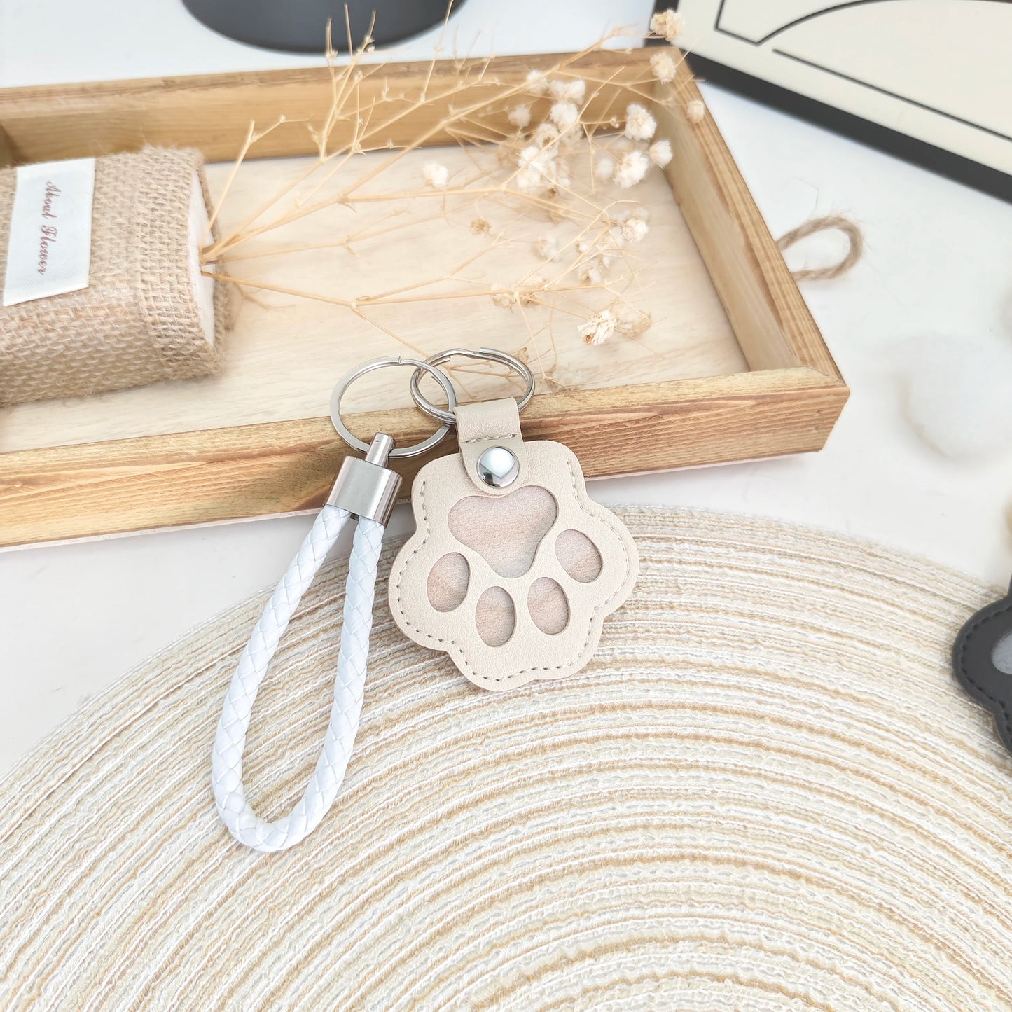 PU Leather Pet Hair Storage Bag Multi-Functional Portable Keychain Pet Memorial Keychain Keepsake Hair Storage for Pet Lovers