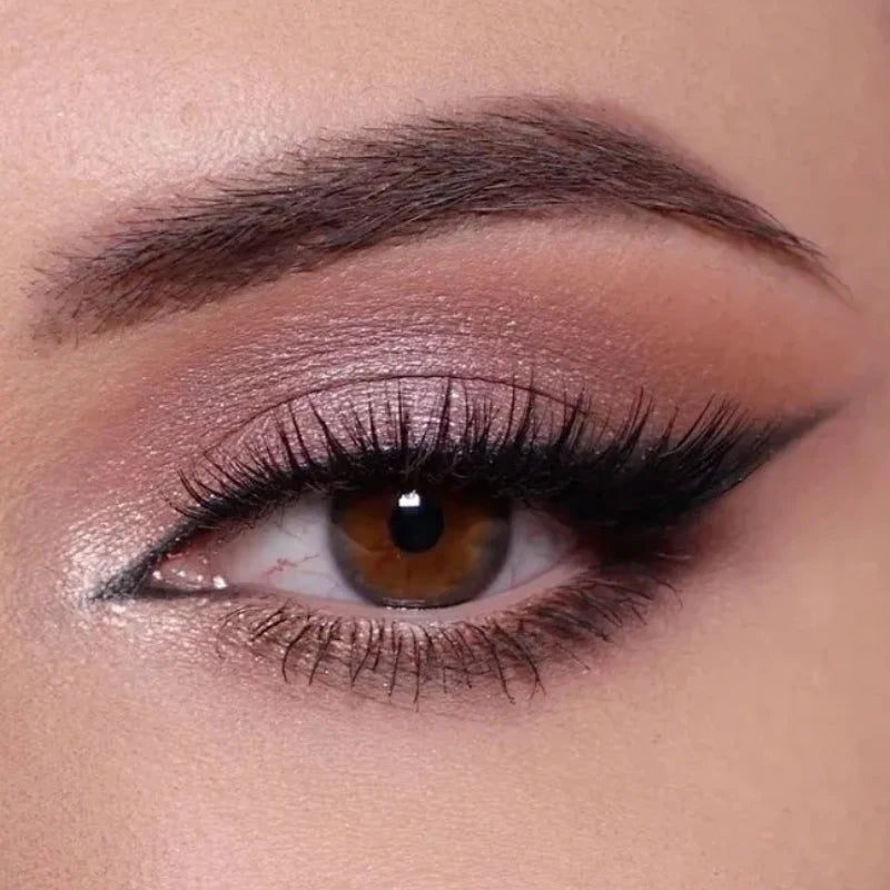 Water-Gloss Jelly Eyeshadow Stick Is a One-Swipe Makeup Highlight Eyeshadow Stick with Pearl Shimmer in Multiple Colors. Luminous Highlight Eyeshadow Stick Is a Two-Use Stick for Eyebrows. Waterproof Effect That Lasts Long an