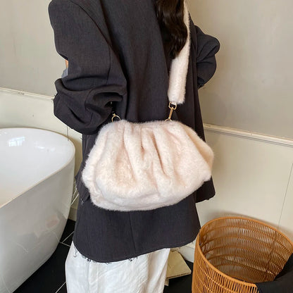 Fashionable Wrinkled Cloud Bag Soft Faux Fur Small Shoulder Bags for Women 2025 Winter Trend Korean Plush Handbags Crossbody Bag