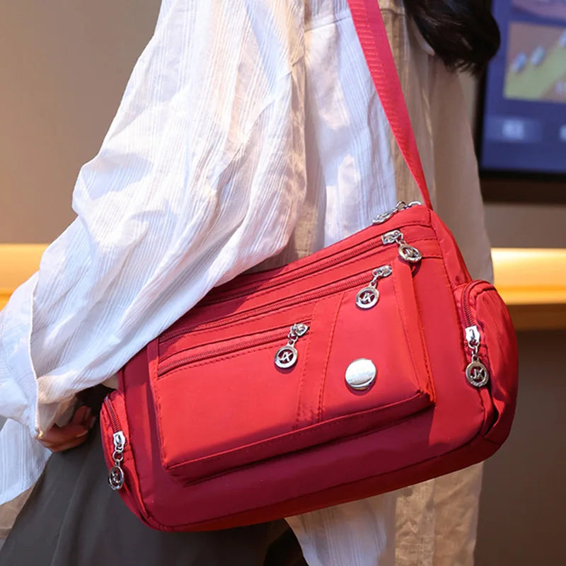 Neutral Crossbody Bags for Men and Women Are Suitable for Daily Commuting and Going to School They Are Single-Shoulder Bags.
