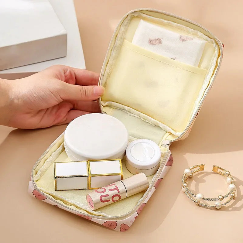 Heart Print Sanitary Napkins Storage Bag Feminine Period Pouch Portable Tampon Organizer Bag Mini Makeup Lipstick Storage Pouch