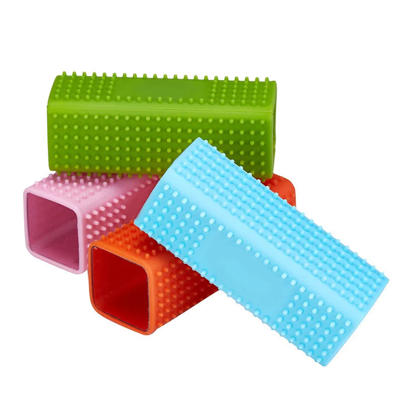 Pet Hair Removal Brush Car Animal Brush Dog Cat Hair Removal Effective Pet Hair Silicone Hollow Rubber Cleaning Brush GSZ01