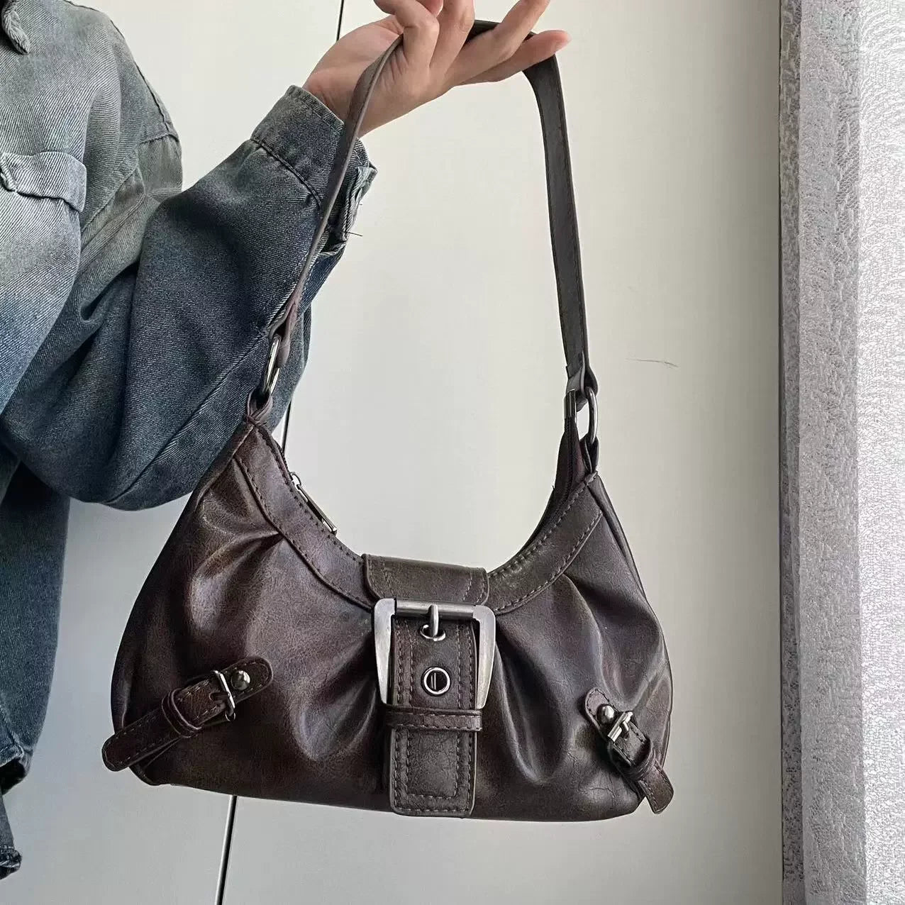 Shoulder Bags Y2K Retro Style Shoulder Bag, Maillard Pleated Rivet Armpit Bag, Fashionable Ladies Cool Leather Shoulder Bag