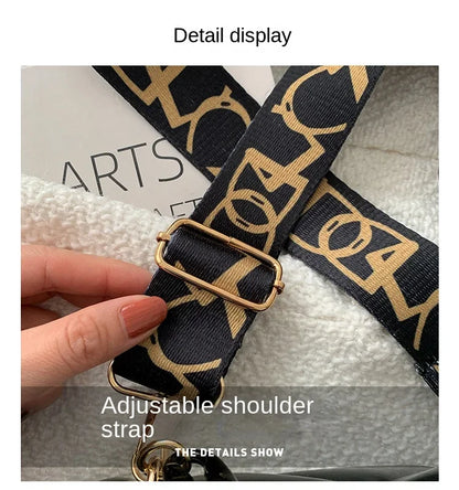 2024 New WOMEN'S Bags Korean Version of the Lingge Chain Shoulder Bag Solid Color Messenger Small Square Bag