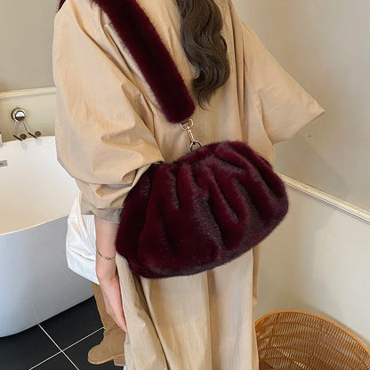 Fashionable Wrinkled Cloud Bag Soft Faux Fur Small Shoulder Bags for Women 2025 Winter Trend Korean Plush Handbags Crossbody Bag
