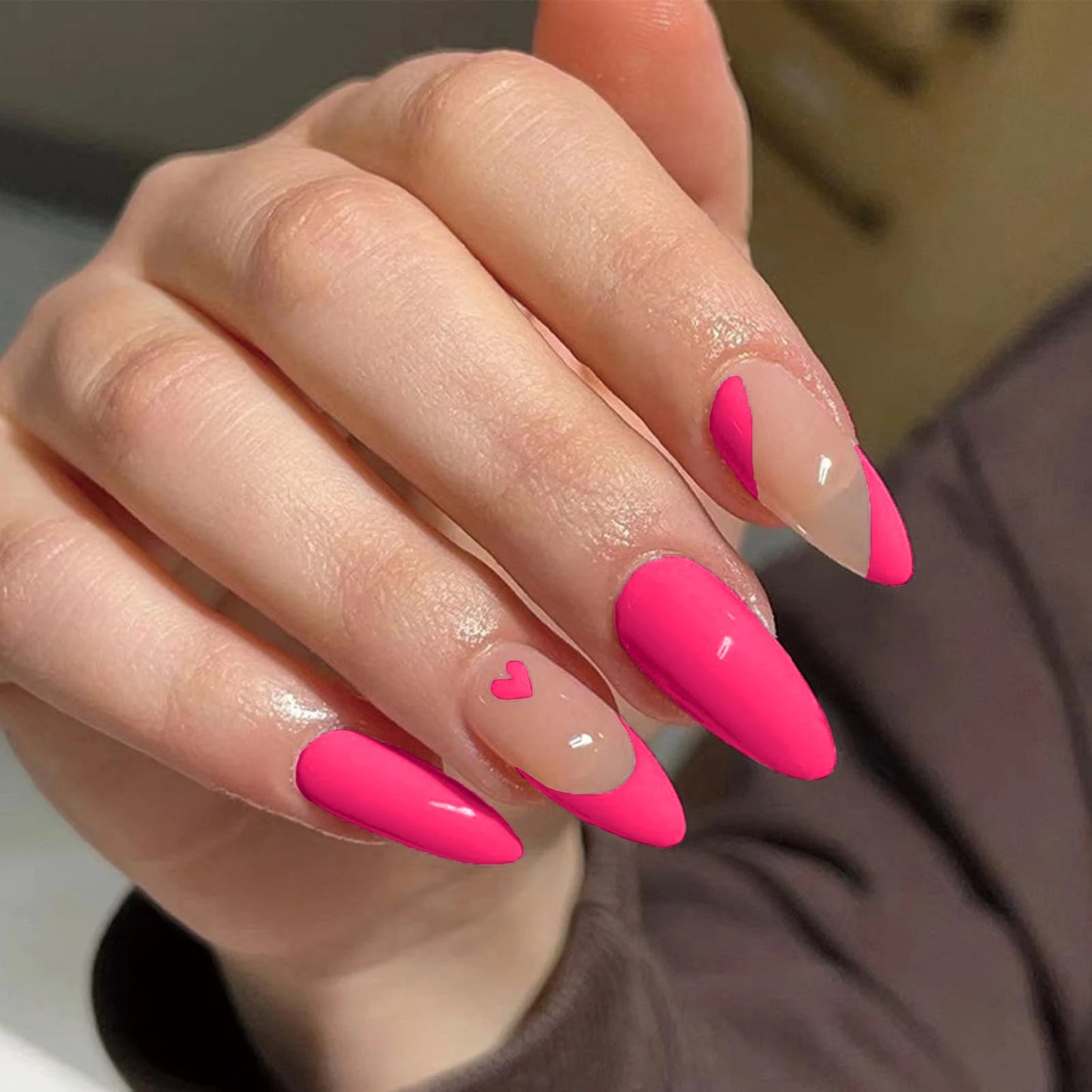 24PCS/ medium almond nail, red love pattern decoration, gold line outline, exquisite elegance, simple and generous, suitable for