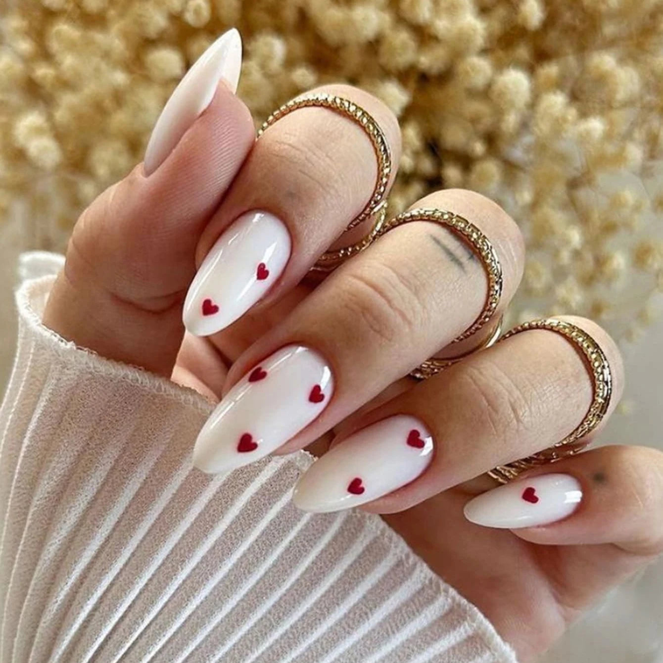24PCS/ medium almond nail, red love pattern decoration, gold line outline, exquisite elegance, simple and generous, suitable for