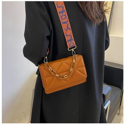 2024 New WOMEN'S Bags Korean Version of the Lingge Chain Shoulder Bag Solid Color Messenger Small Square Bag