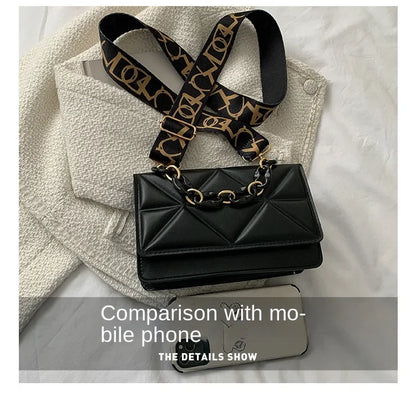 2024 New WOMEN'S Bags Korean Version of the Lingge Chain Shoulder Bag Solid Color Messenger Small Square Bag