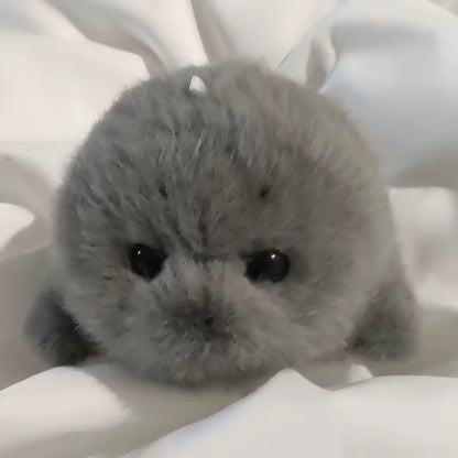 Soft Grey Seal Plush Keychain White Seal Plushies Animal Pendant Fashion Stuffed Doll Keyring Car Key Accessories Car Ornaments